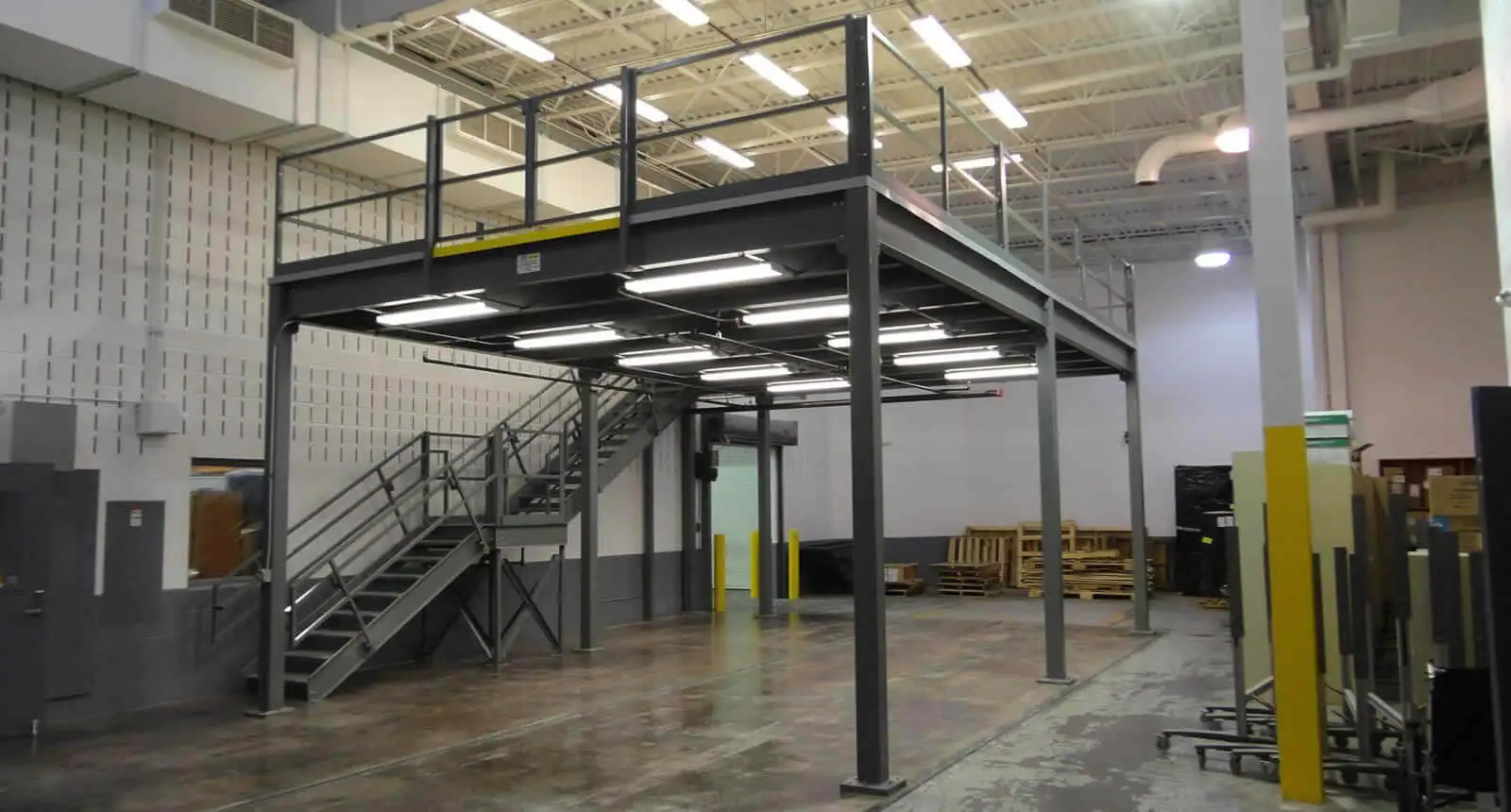 Estruturas Metálicas em Curitiba Galpões Barracões Mezaninos Escadas Plataformas